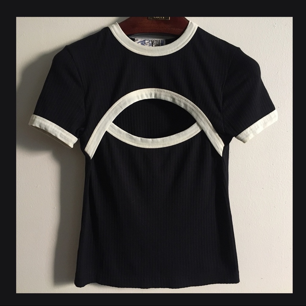Decollate Opening Fitted Minimal Short Sleeve Top